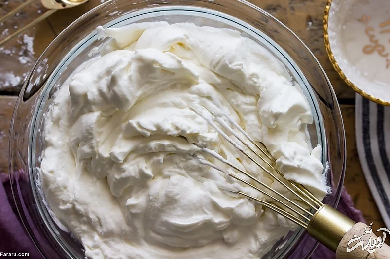 طرز تهیه کاپ کیک با تزیین خامه؛ ویژه ولنتاین خامه فرم گرفته